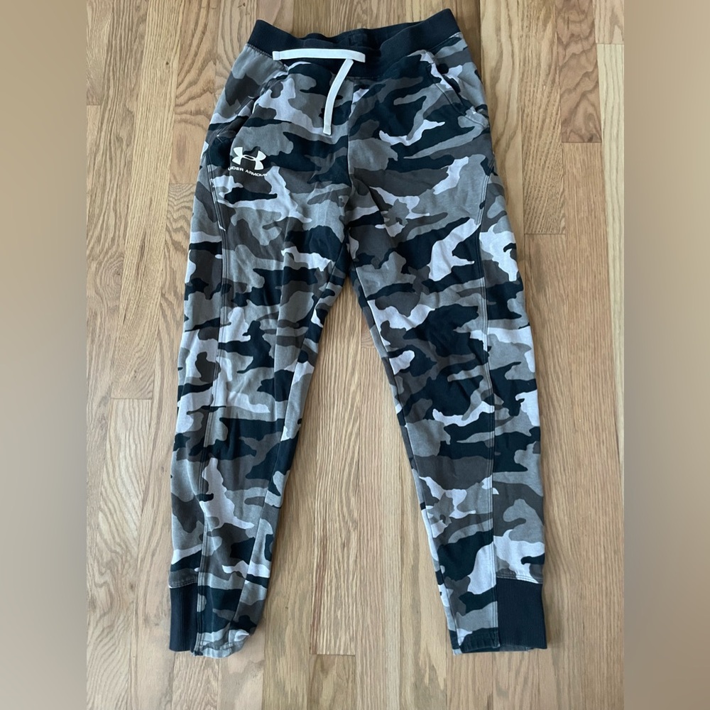 Under Armor Camo Youth sweatpants